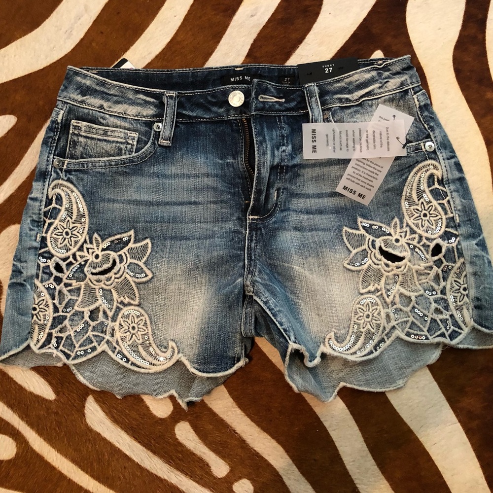 Miss Me brand new shorts size 27